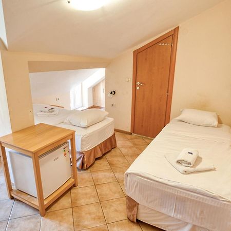 Hotel Rendez Vous Kotor Extérieur photo
