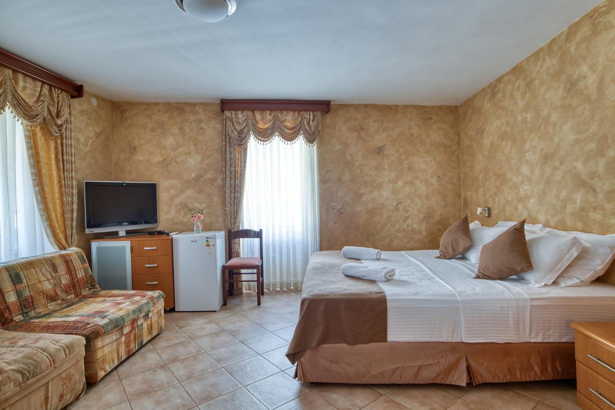 Hotel Rendez Vous Kotor Extérieur photo