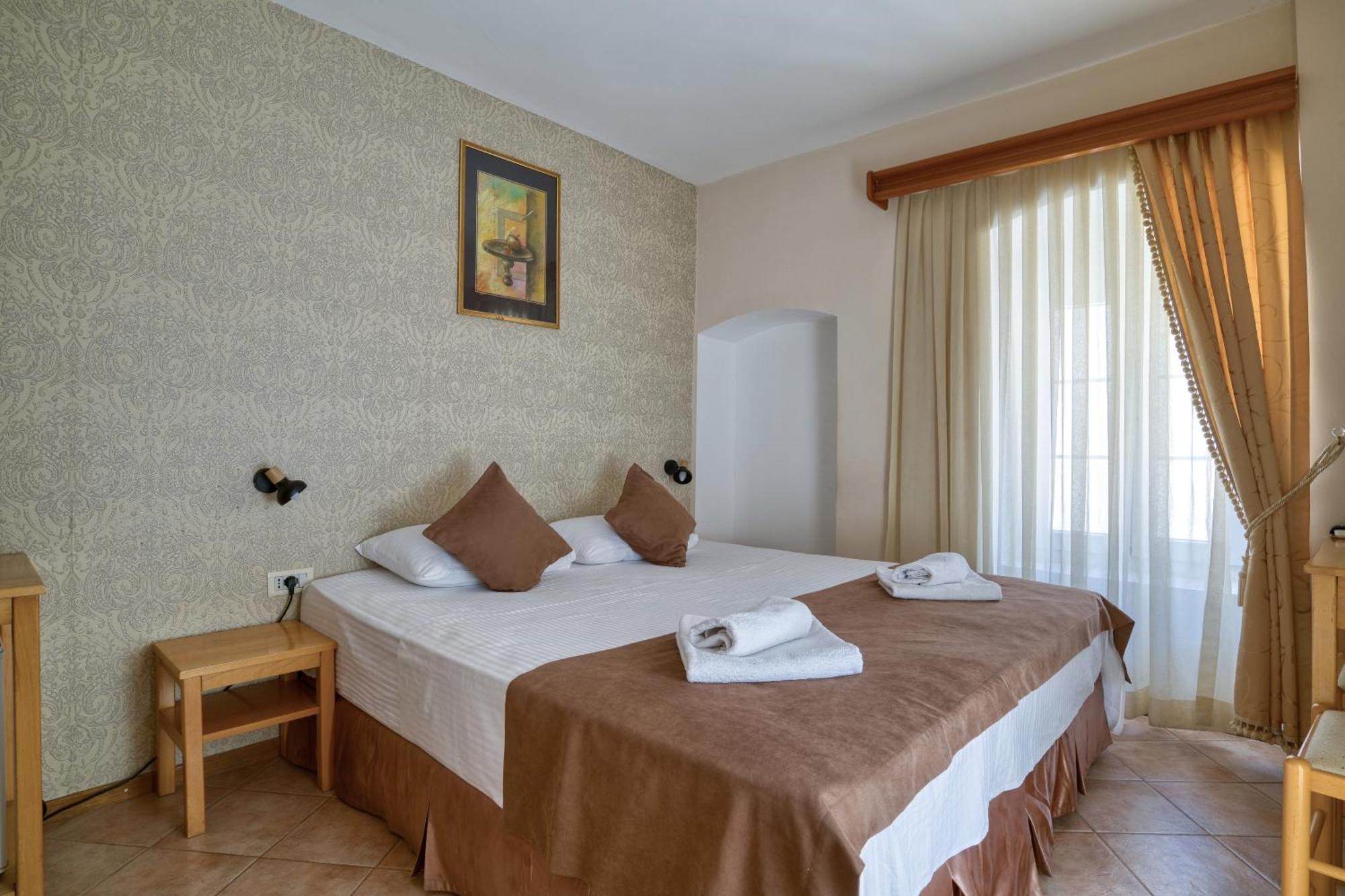 Hotel Rendez Vous Kotor Extérieur photo