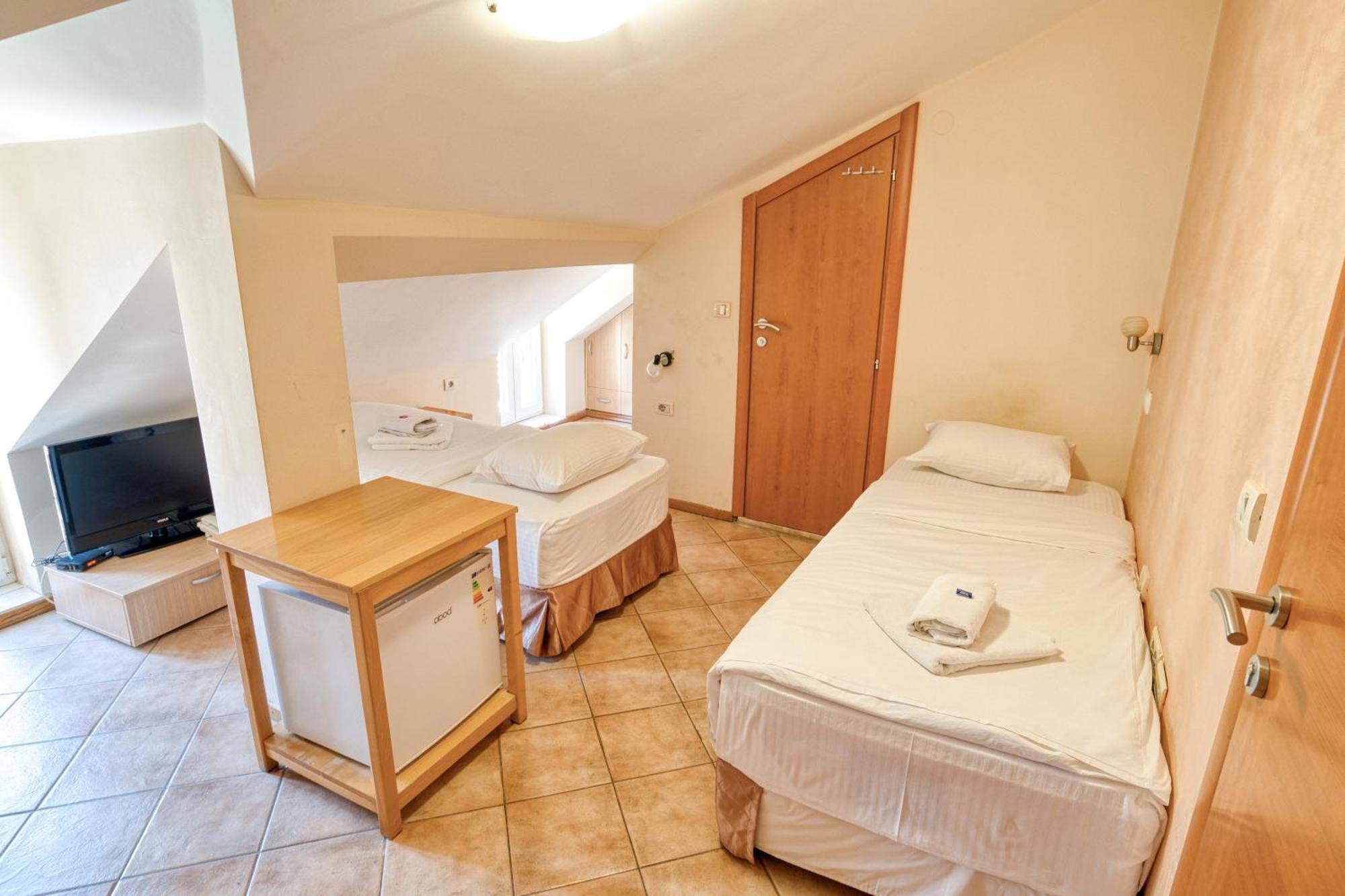 Hotel Rendez Vous Kotor Extérieur photo