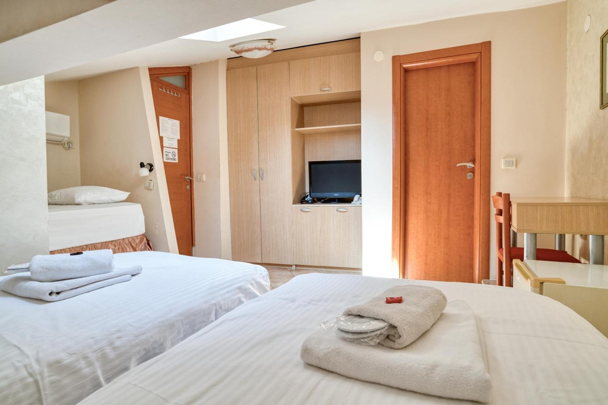 Hotel Rendez Vous Kotor Extérieur photo