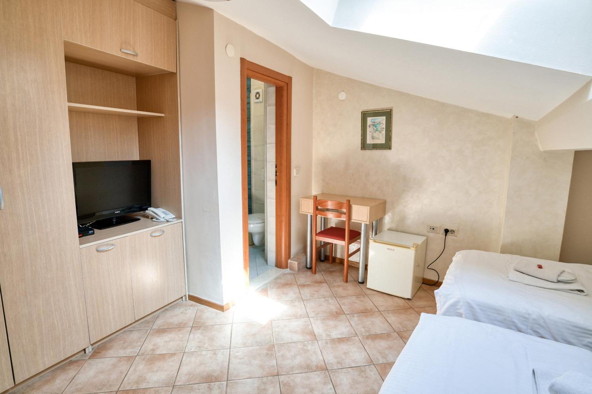 Hotel Rendez Vous Kotor Extérieur photo
