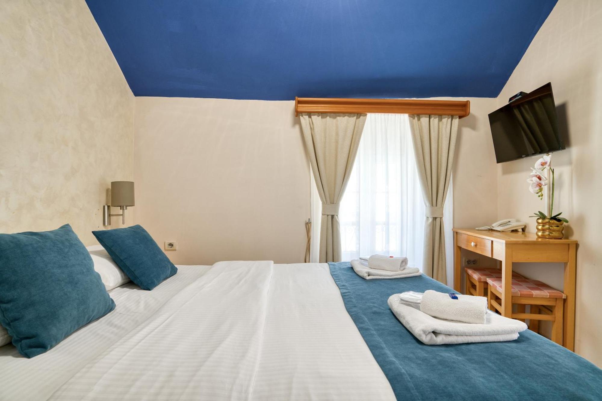 Hotel Rendez Vous Kotor Extérieur photo