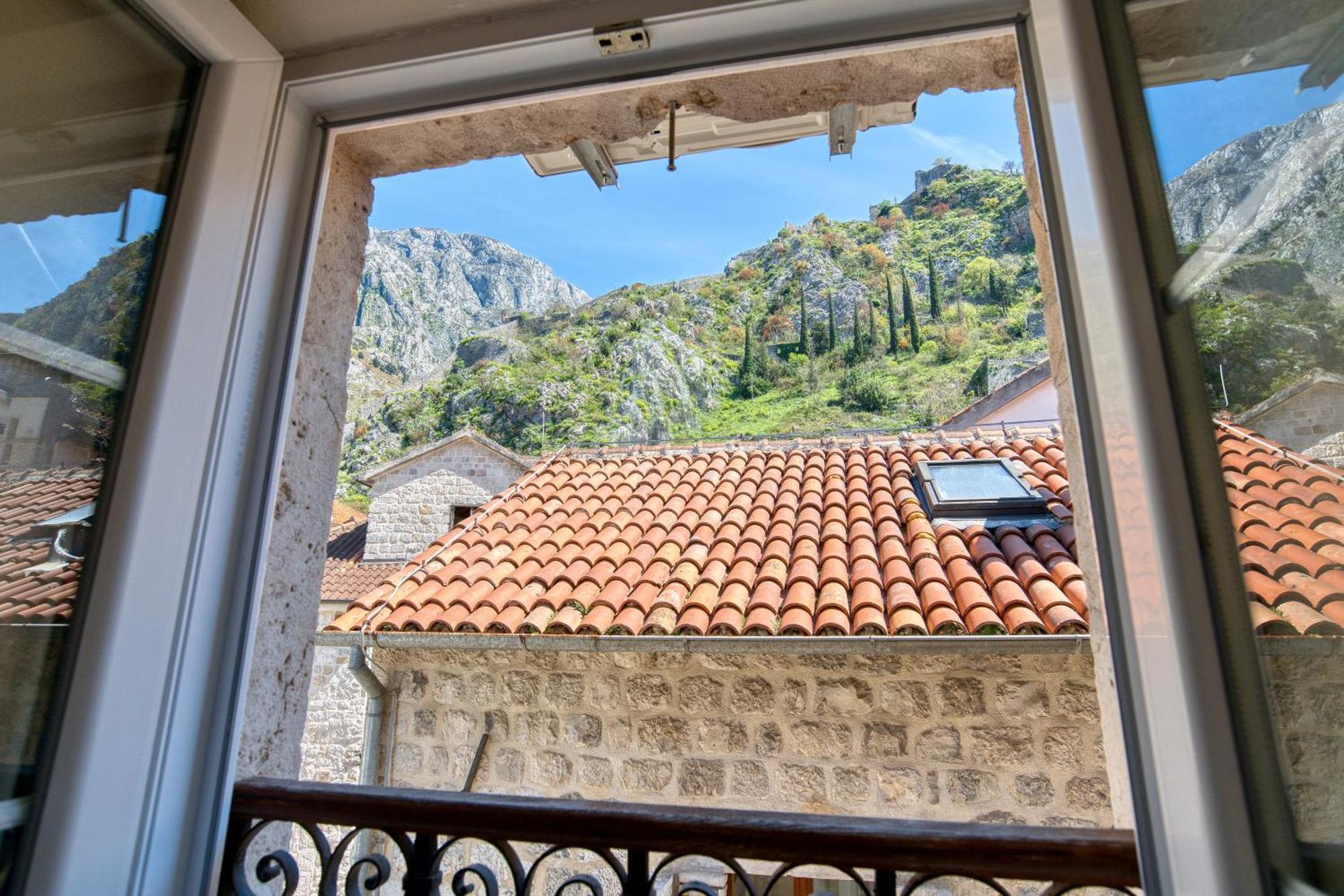 Hotel Rendez Vous Kotor Extérieur photo