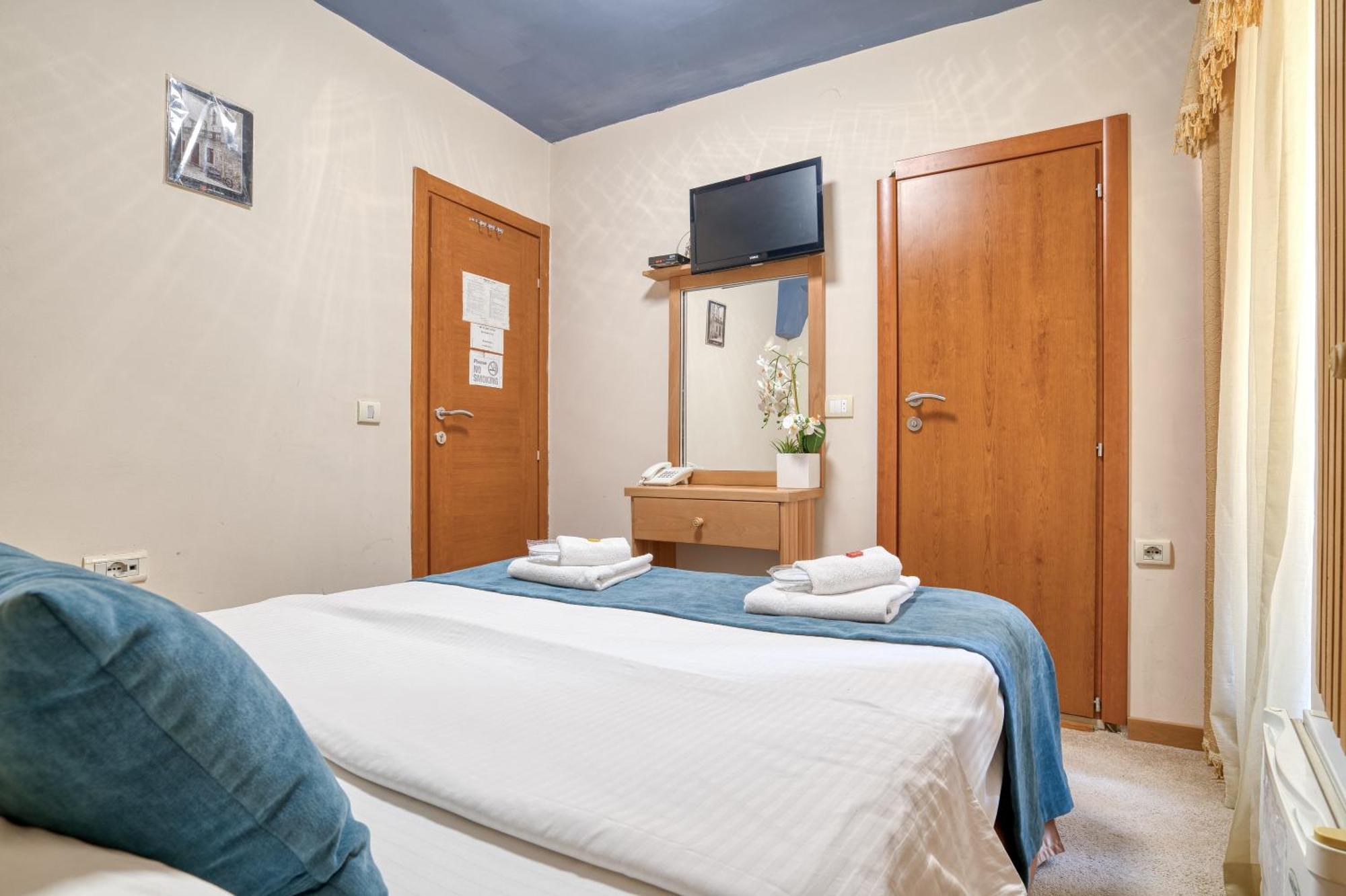 Hotel Rendez Vous Kotor Extérieur photo