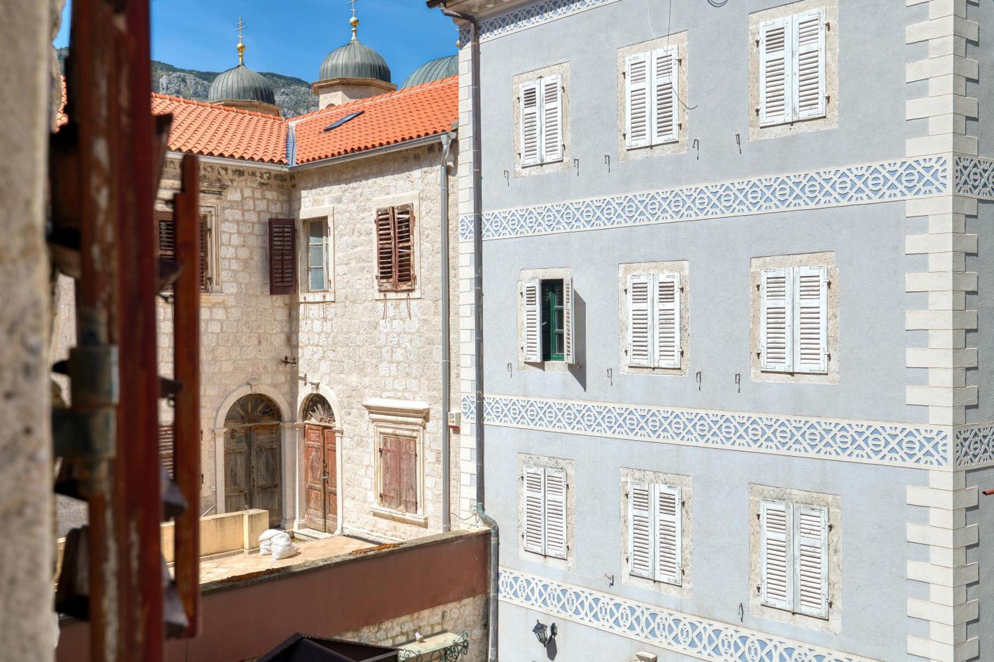 Hotel Rendez Vous Kotor Extérieur photo