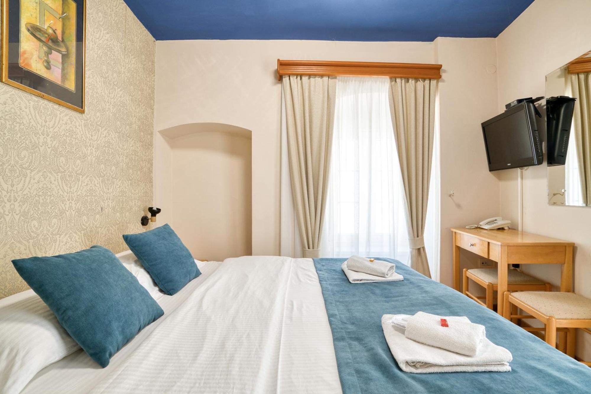 Hotel Rendez Vous Kotor Extérieur photo
