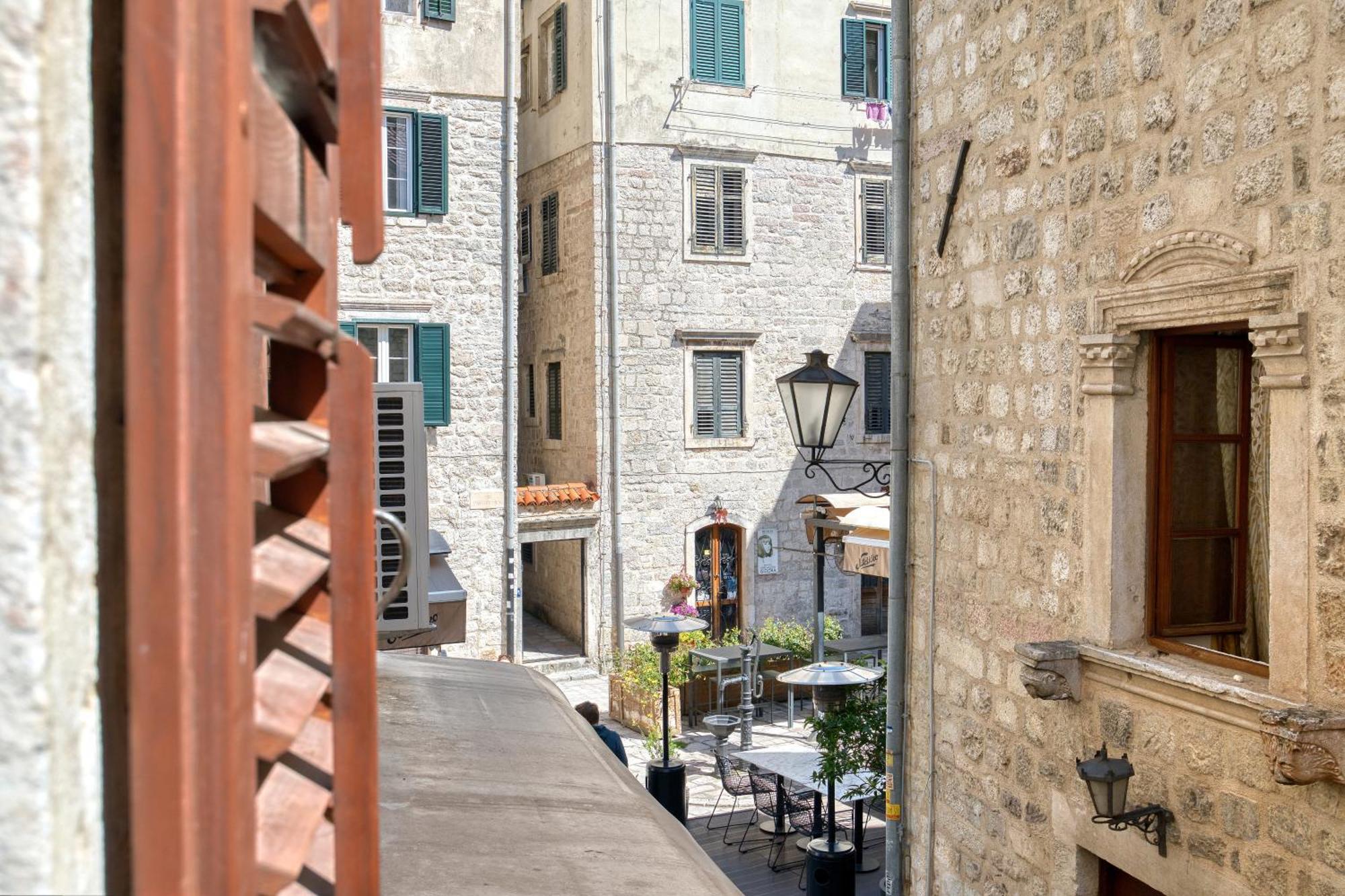 Hotel Rendez Vous Kotor Extérieur photo