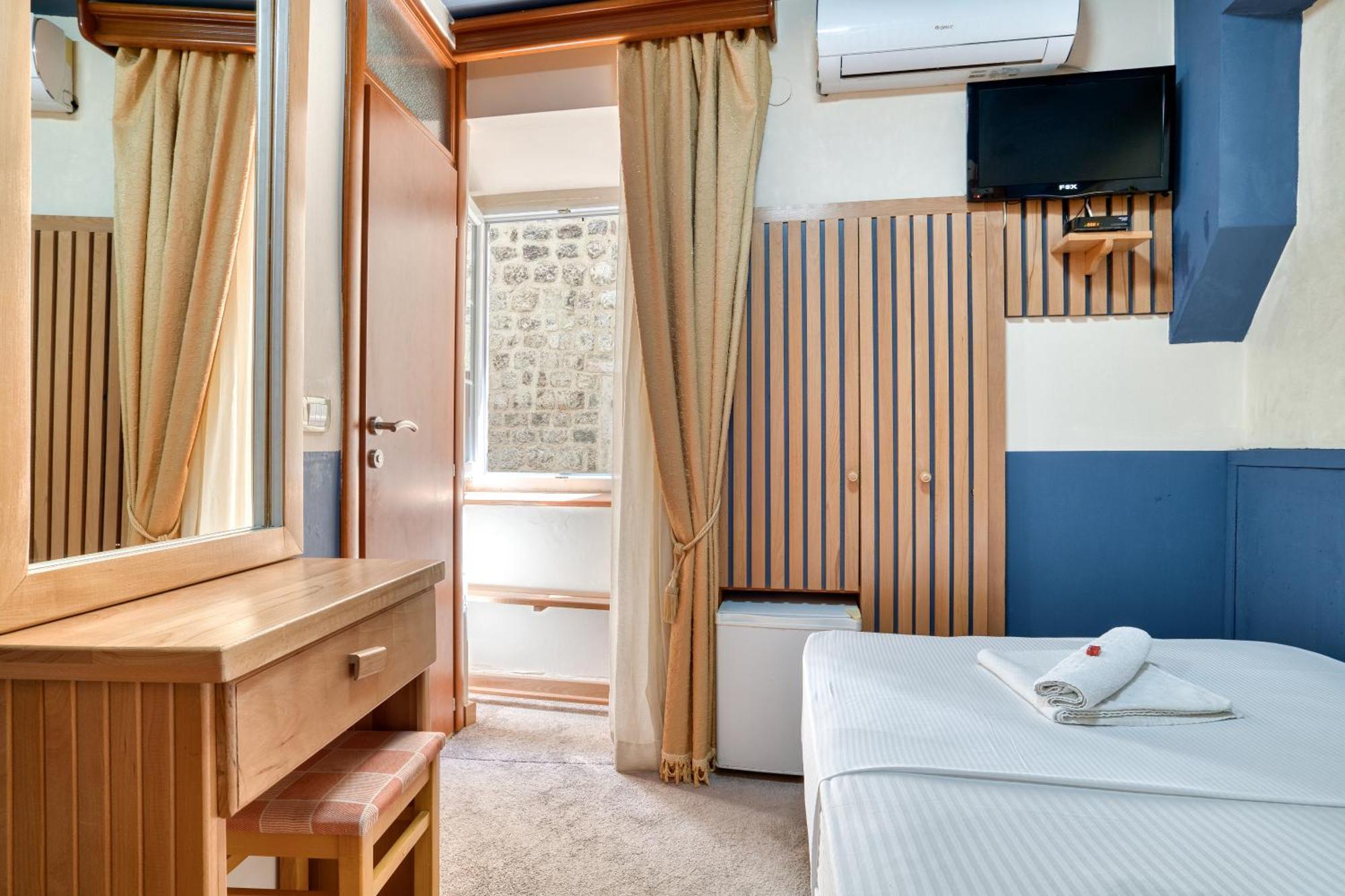 Hotel Rendez Vous Kotor Extérieur photo