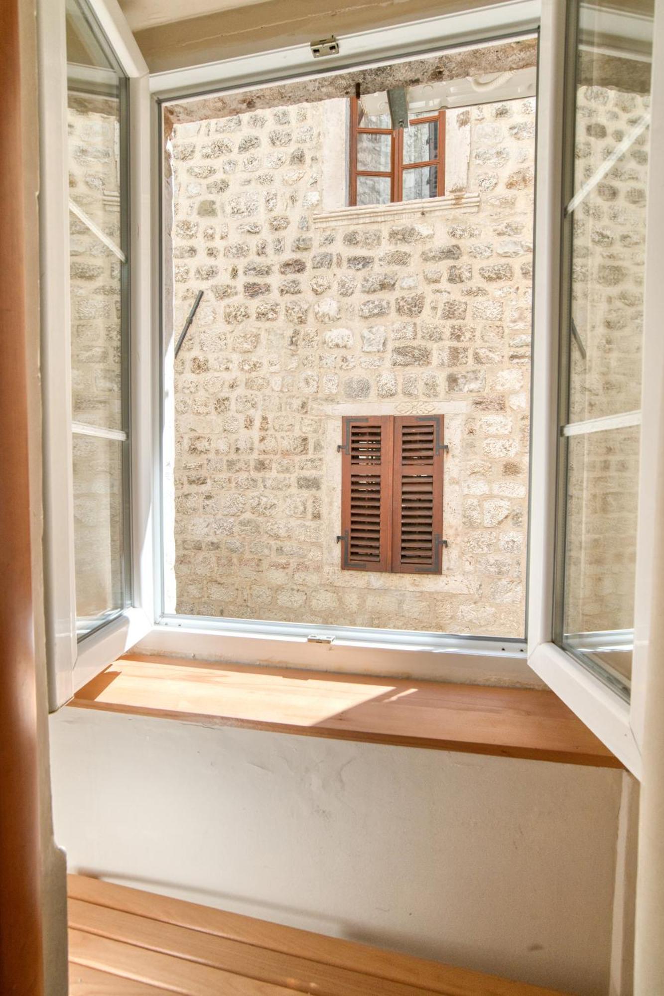 Hotel Rendez Vous Kotor Extérieur photo