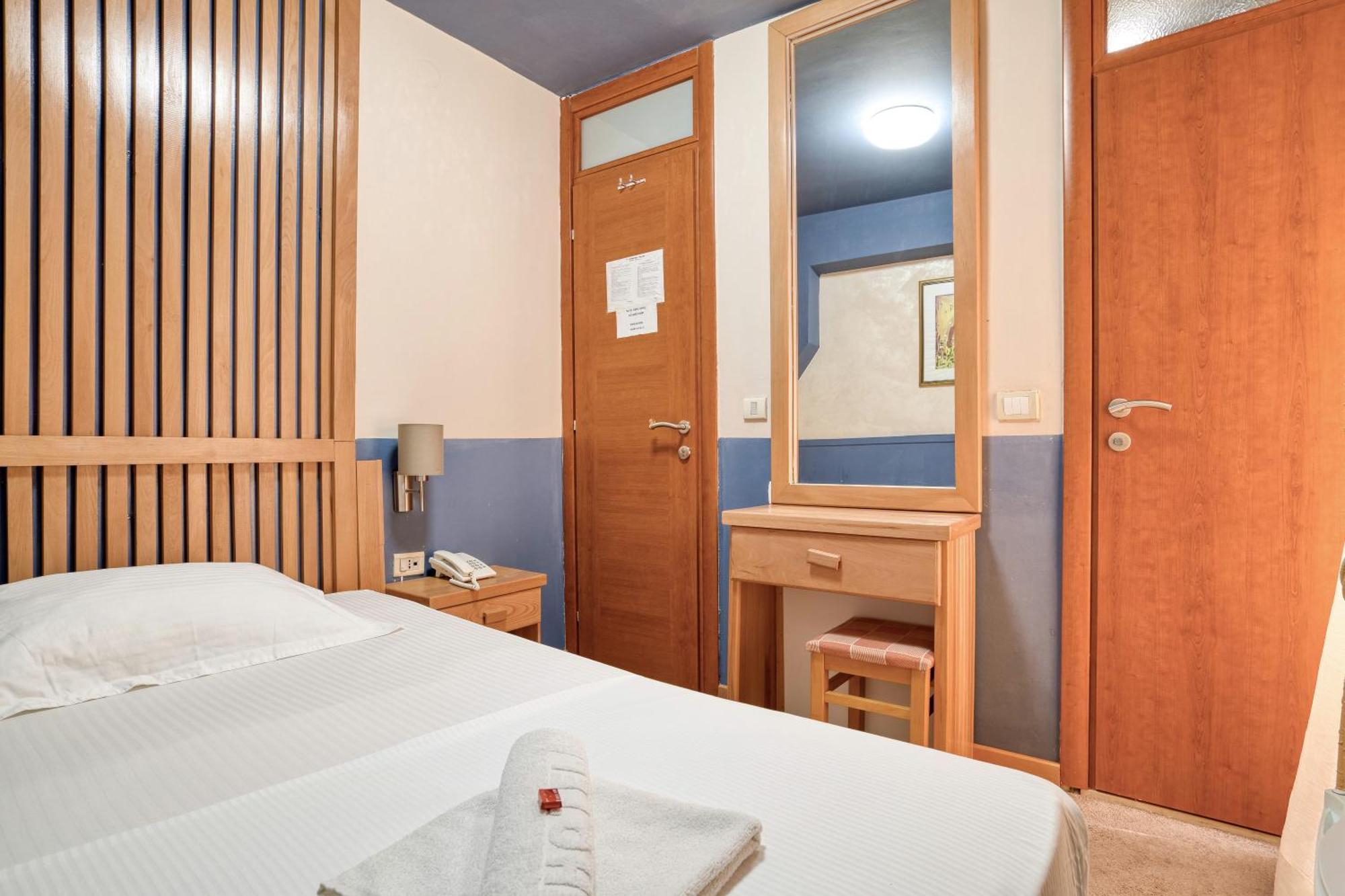Hotel Rendez Vous Kotor Extérieur photo