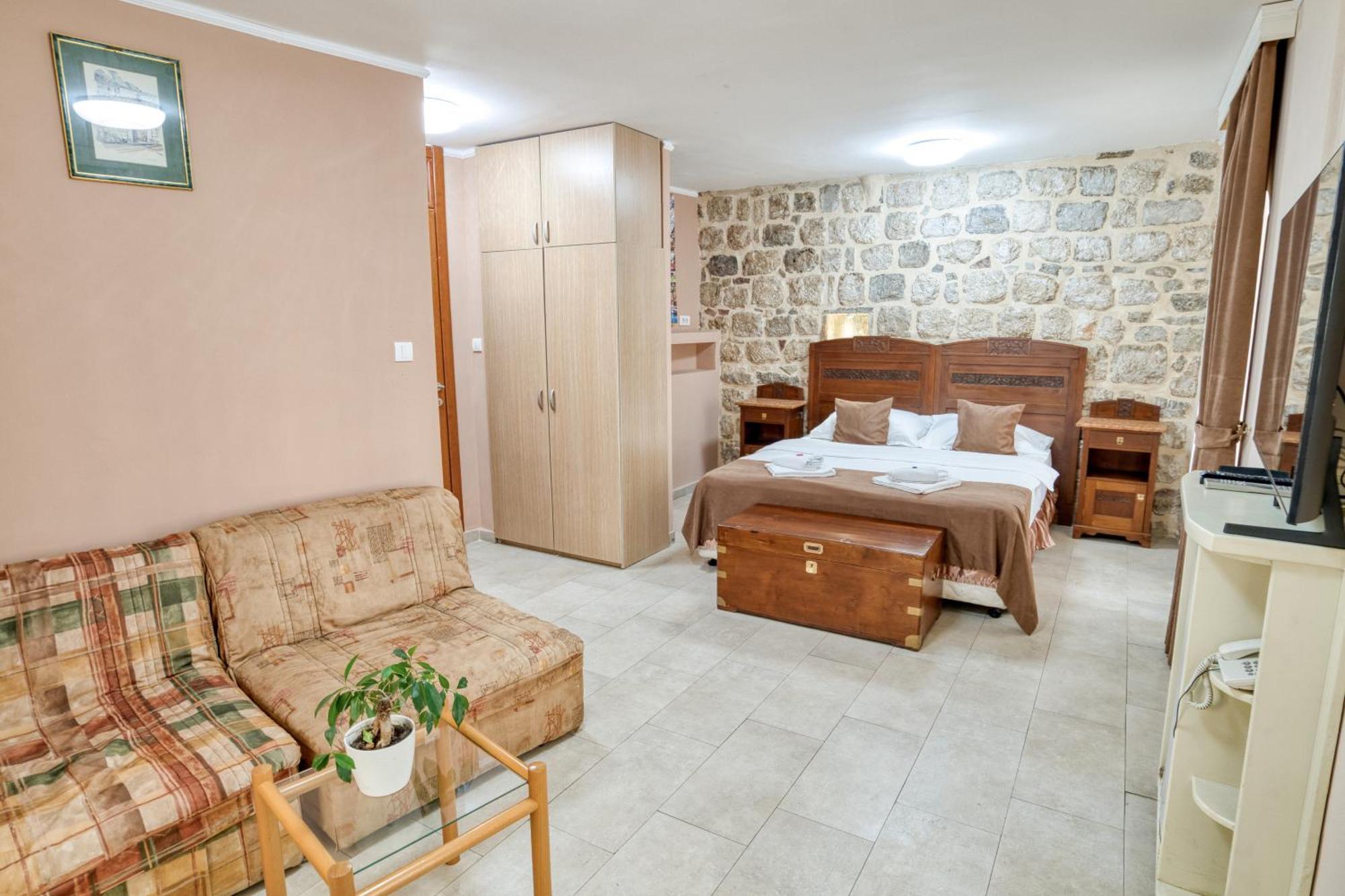 Hotel Rendez Vous Kotor Extérieur photo