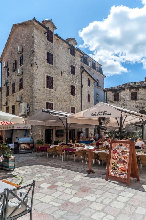 Hotel Rendez Vous Kotor Extérieur photo