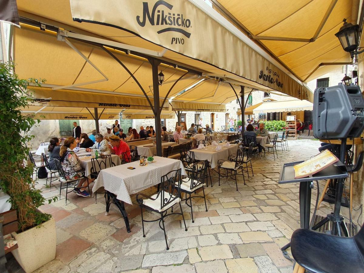 Hotel Rendez Vous Kotor Extérieur photo